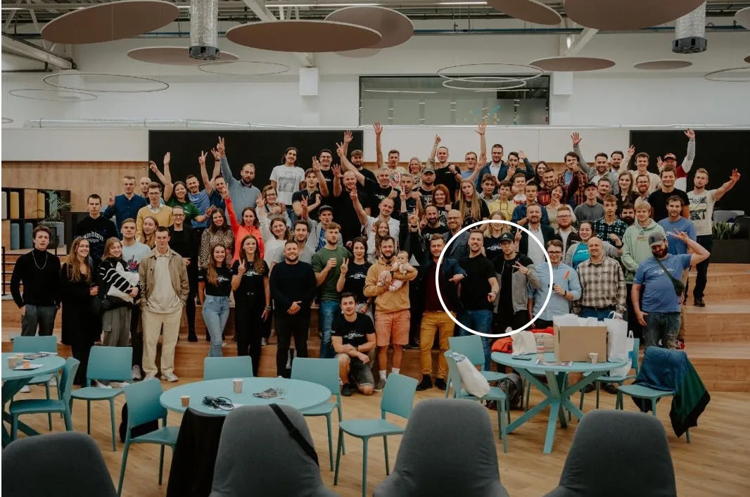 Účastníci Techstars Startup Weekend Žilina 2023, medzi nimi Matej Kosťun a Adam Jankech